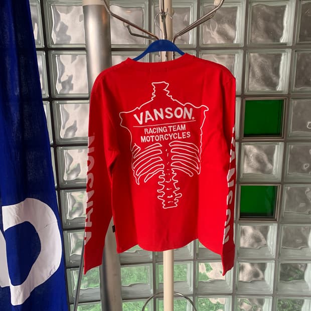 본 디테일 롱 슬리브 long sleeve