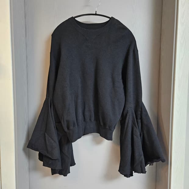 FACETASM 페이스타즘  벨 슬리브 스웨트셔츠