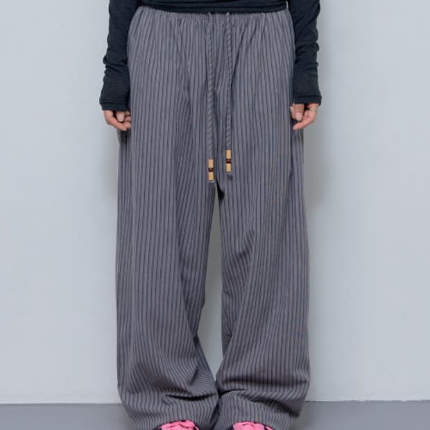 팬시클럽 코지 스트라이프 와이드 팬츠 그레이