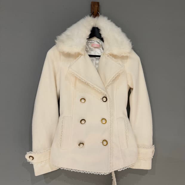 트랄라라 tralala 히메갸루 화이트 퍼 벨트 코트