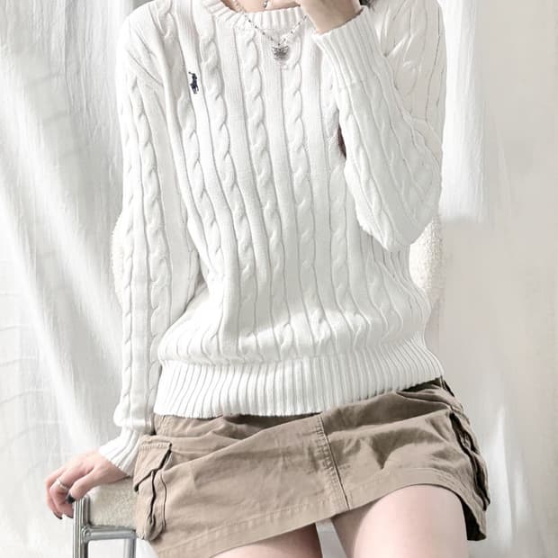 폴로 흰색 꽈배기 케이블니트