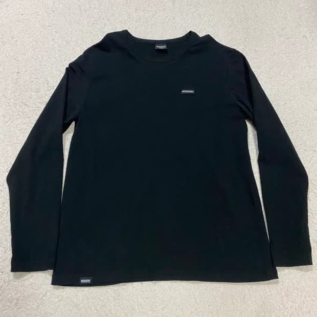 디스커버리 블랙 긴팔 티셔츠 110