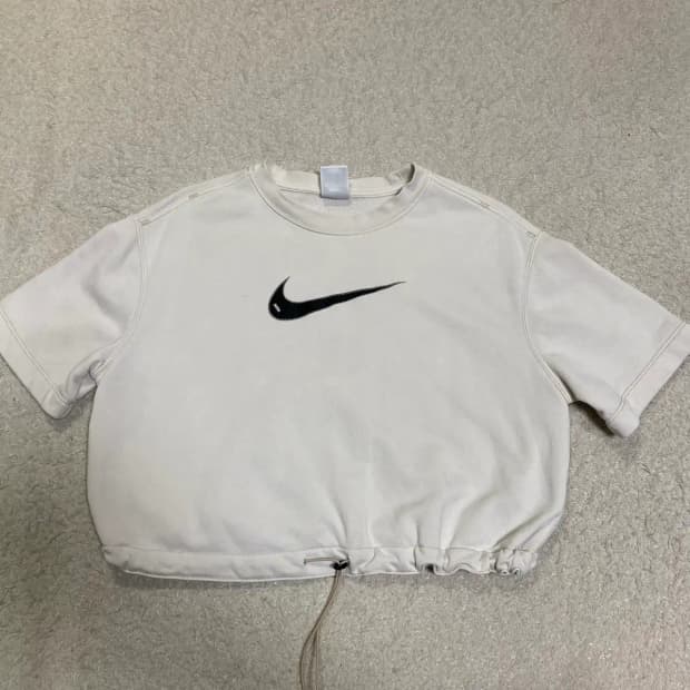 나이키 스우시 크롭 반팔티 여성 m 85