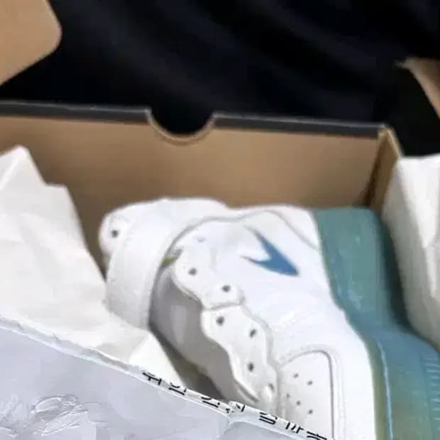 나이키 에어포스1 하늘완창 신품