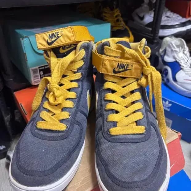 나이키 반달 하이 미시간