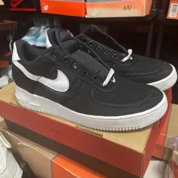나이키 에어포스 1 로우 cvs 검/흰