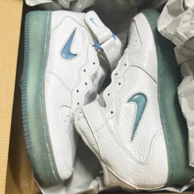 나이키 에어포스1 하늘완창 신품 노변색 특