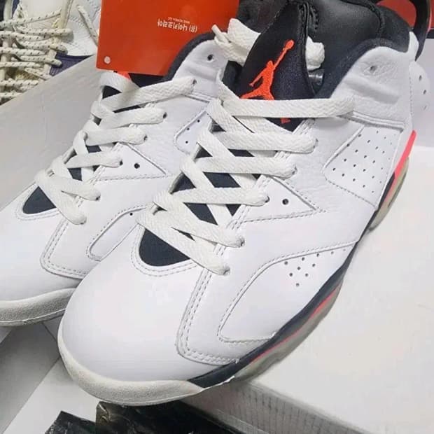 나이키 에어 조던 6 레트로 로우