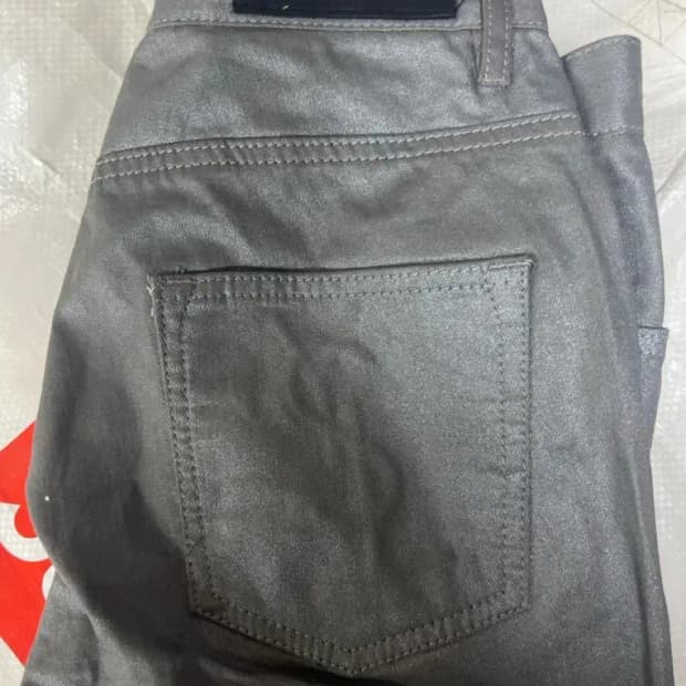 입생로랑  코팅진 스트레이트 핏