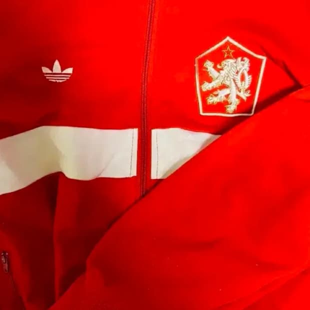 아디다스 빨간색 트랙탑 올드스쿨 체코슬로바키아