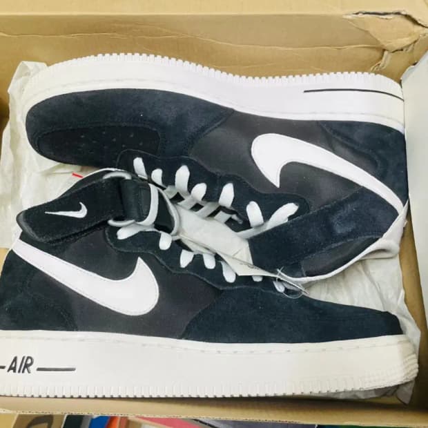 나이키 에어포스1 미드 블랙