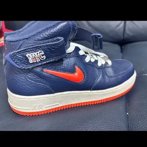 나이키 에어포스1 미드 NYC