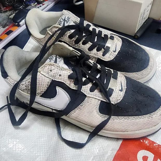 나이키 에어포스 뱀피4 오사카 한정판