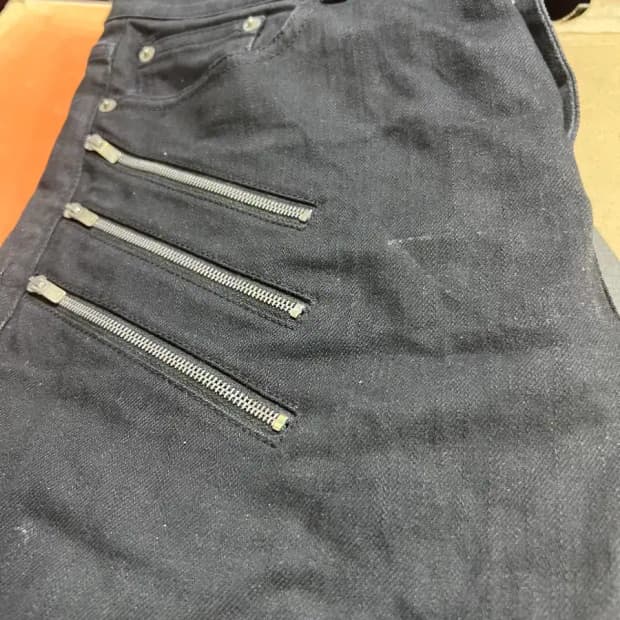 생로랑 블랙데님 지퍼진