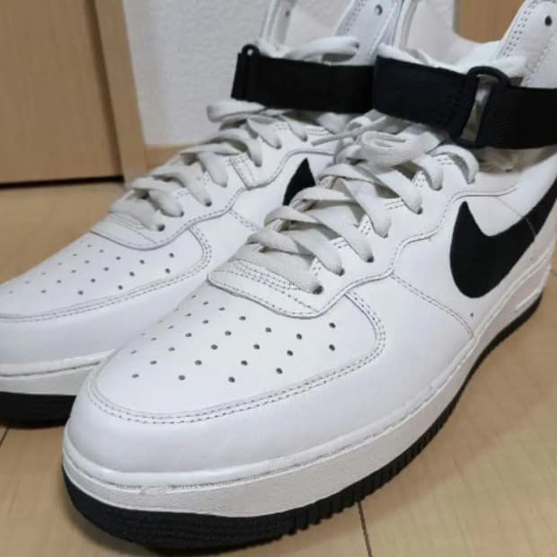 나이키 에어포스1 화이트 블랙 하이탑 qs