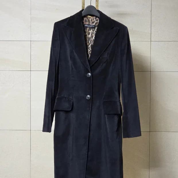 돌체앤가바나 벨벳 코트