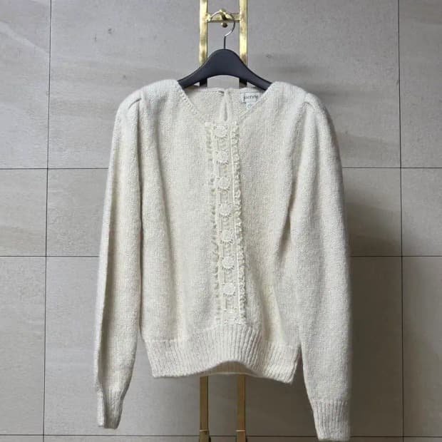 시엔느 알파카 레이스 디테일 니트