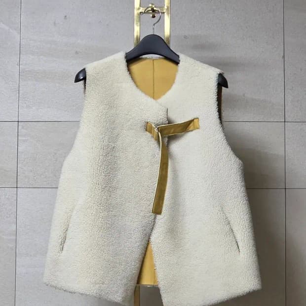 리퍼(REFUR) 리얼양털 100% 리버서블 베스트