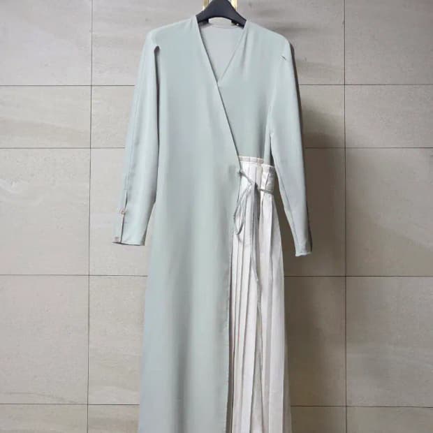 스테이피플 플리츠 배색 랩 원피스 민트 FREE