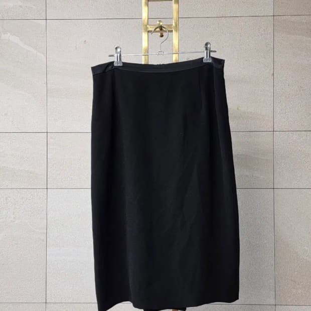 막스마라 이태리 메이드 H라인 미디 스커트