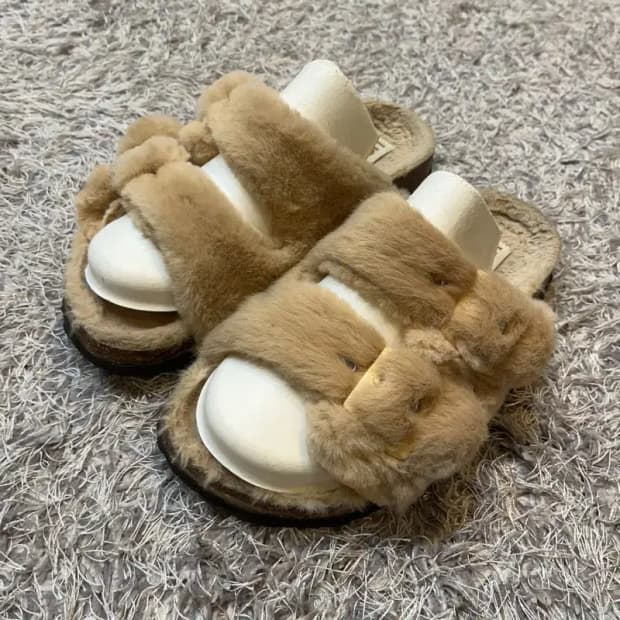 어그 UGG 퍼 털슬리퍼 235 G03392