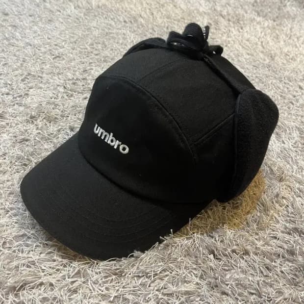 엄브로 군밤모자 이어플랩캡 모자 G03608
