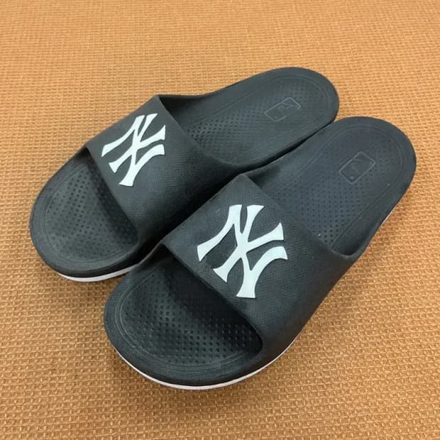 MLB 뉴욕양키스 슬라이드 슬리퍼 260 G05888