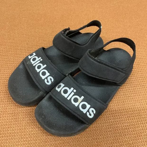 아디다스 아딜렛 샌들 220 G06889