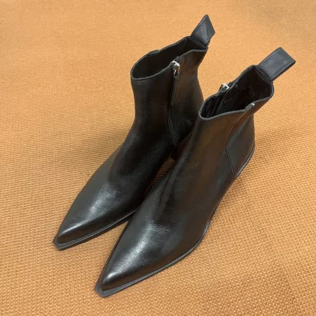 자라 ZARA 뾰족 앵 부츠 255 G07520
