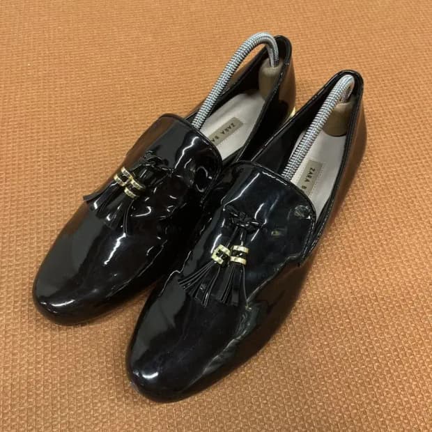 자라 ZARA 베이직 테슬 로퍼 260 G07902
