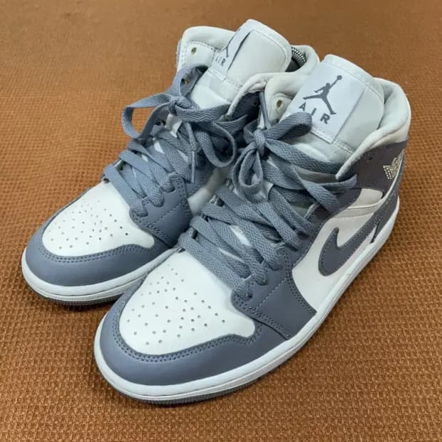 나이키 에어 조던 1 미드 그레이 운동화 240 G08912