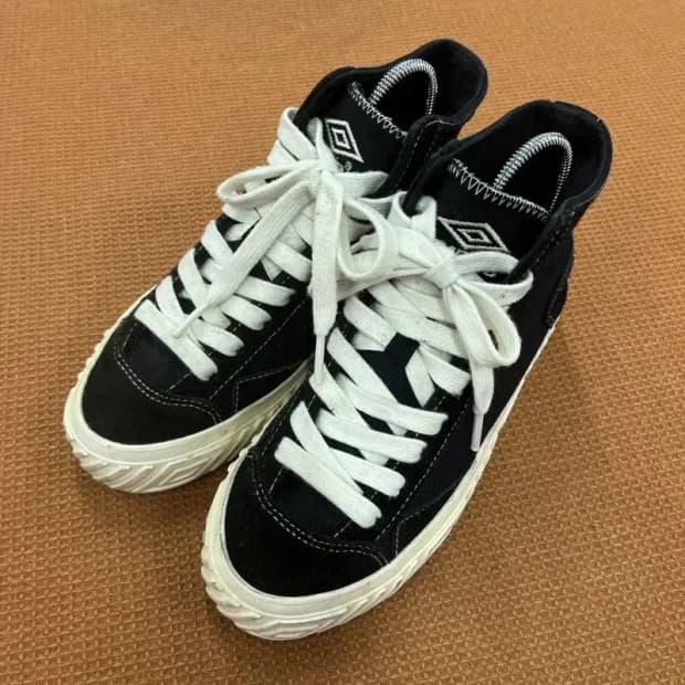 엄브로 더비스타 하이 스니커즈 운동화 230 G06763