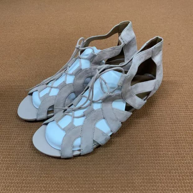 클락스 스트랩 여성 스웨이드 샌들 245 G06944