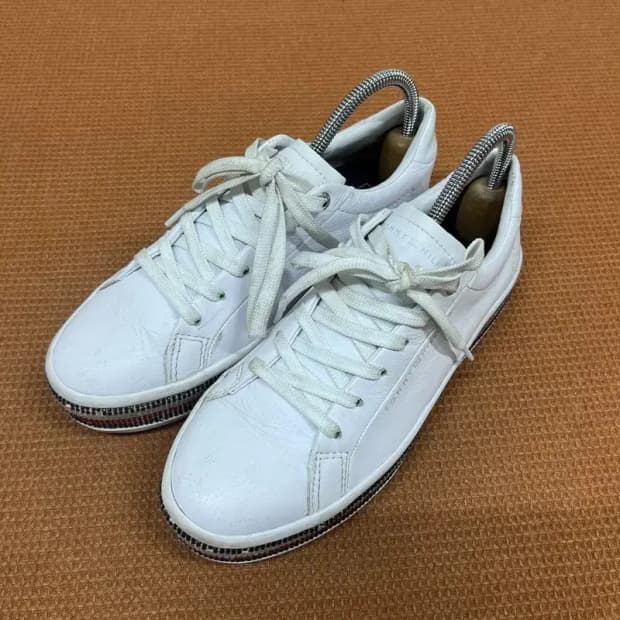 타미힐피거 소가죽 스터드 스니커즈 운동화 235 G07030