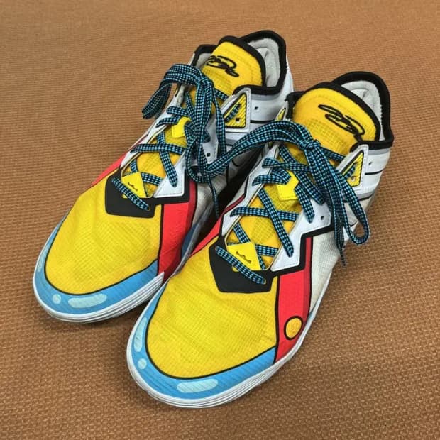 나이키 르브론 18 로우 카툰아트 농구화 운동화 290 G07405