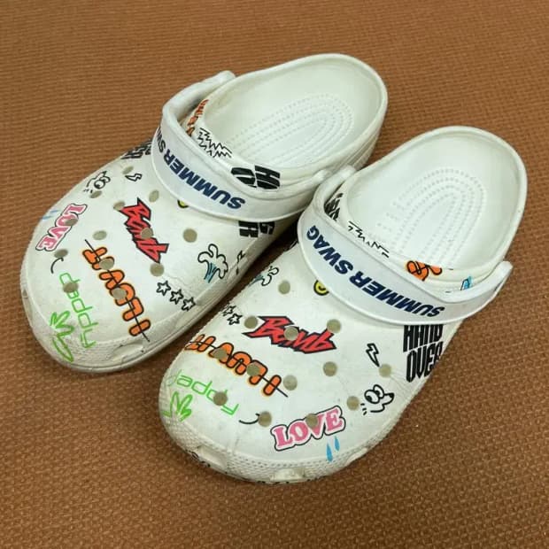 크록스 싸이 흠뻑쇼 콜라보 슬리퍼 샌들 M8 G07466