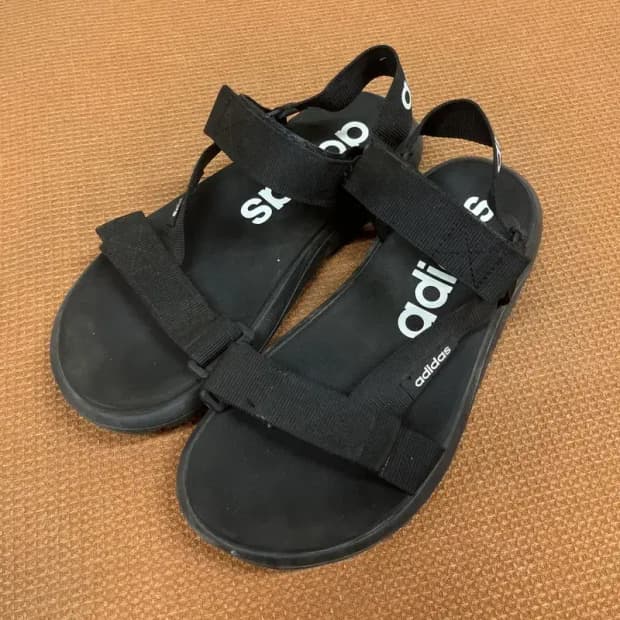 아디다스 컴포트 샌들 235 G07482