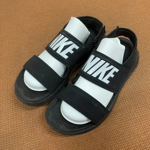 나이키 탄준 샌들 230 G07585