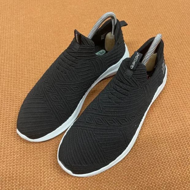 스케쳐스 우먼스 울트라 플렉스 블랙 슬립온 신발 230 G07640