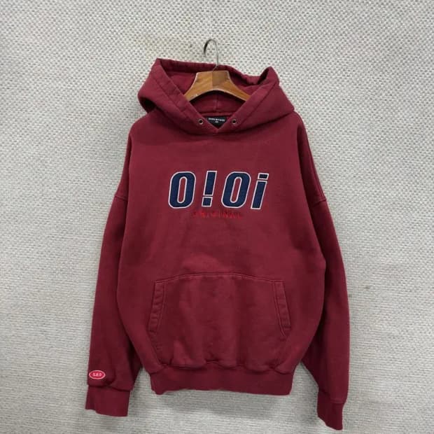 OIOI 오아이오아이 와인 자수로고 약기모 후드티 M M08950