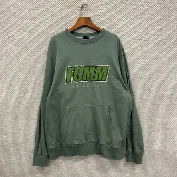 FCMM 카키 자수로고 캐주얼 맨투맨 L M09914