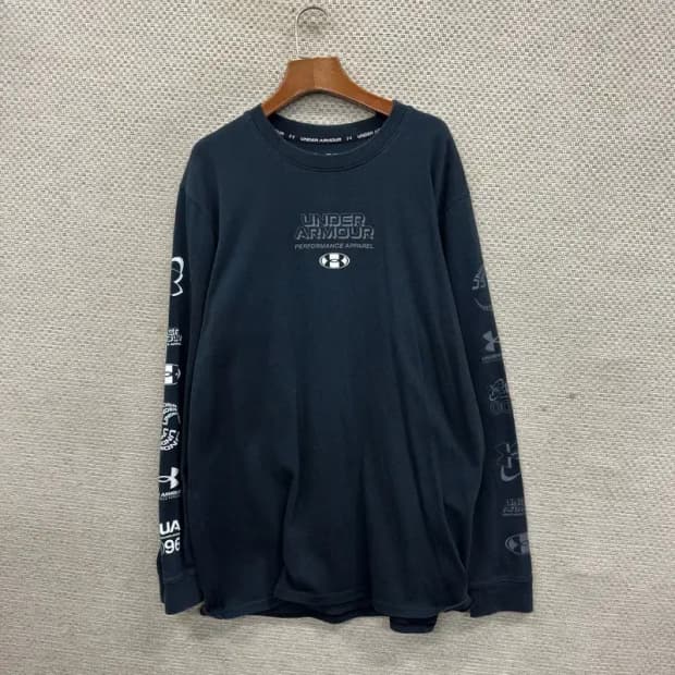언더아머 캐주얼 센터로고 롱슬리브 긴팔티 XXL M10045