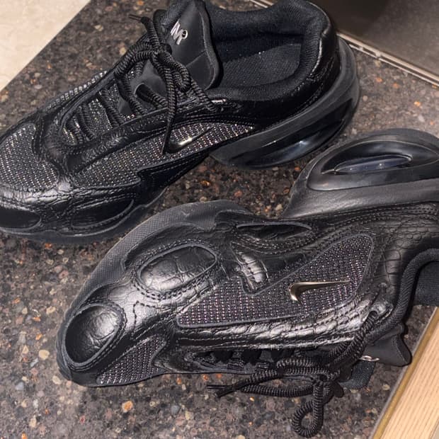 나이키 에어맥스 뮤즈 SE W (IB6689-001)