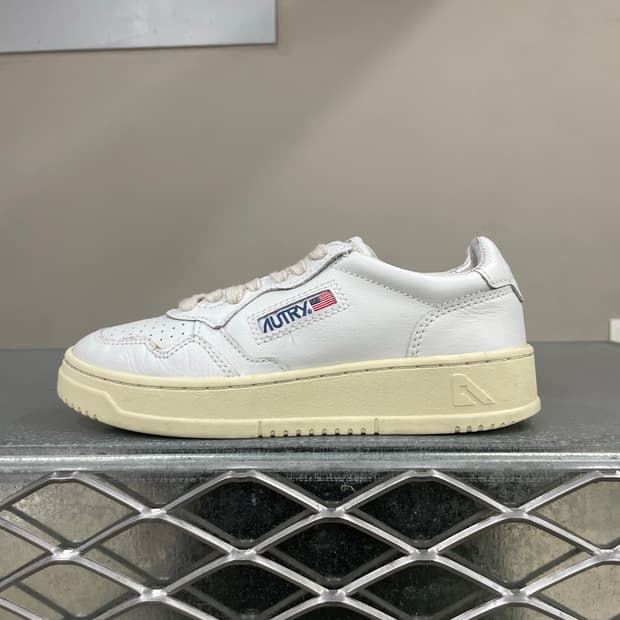 오트리 메달리스트 로우 화이트 36