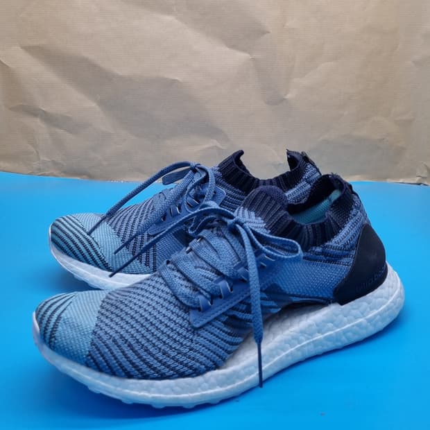 아디다스 울트라부스트 팔리 런닝화245.