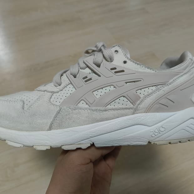 아식스 젤 카야노 트레이너