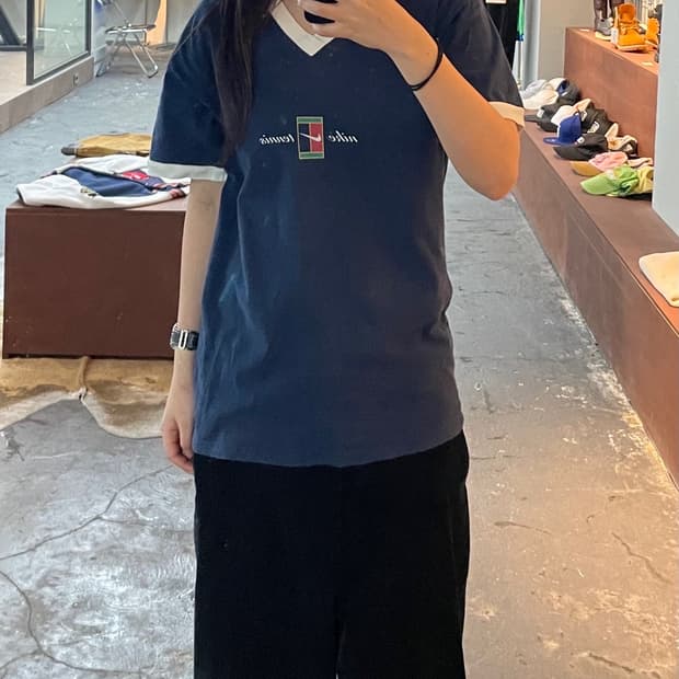 나이키 빈티지 테니스 브이넥 반팔티 H481