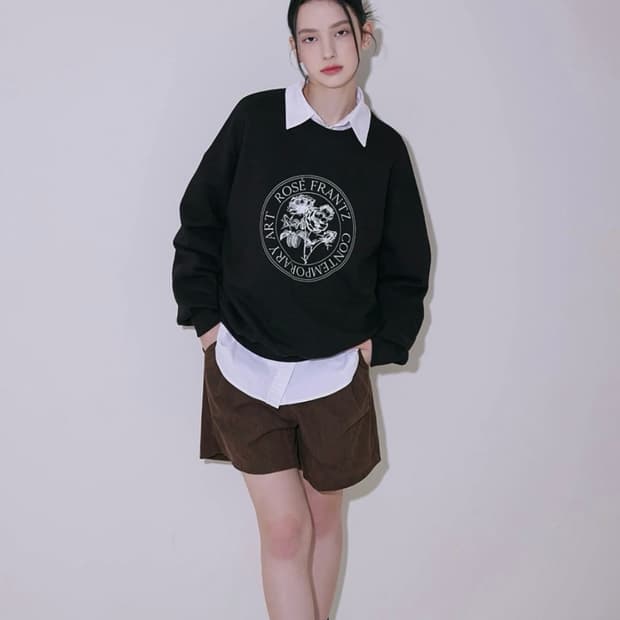로제프란츠 플라워 맨투맨 블랙