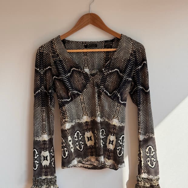 로베르토 까발리 파이톤 프린트 탑