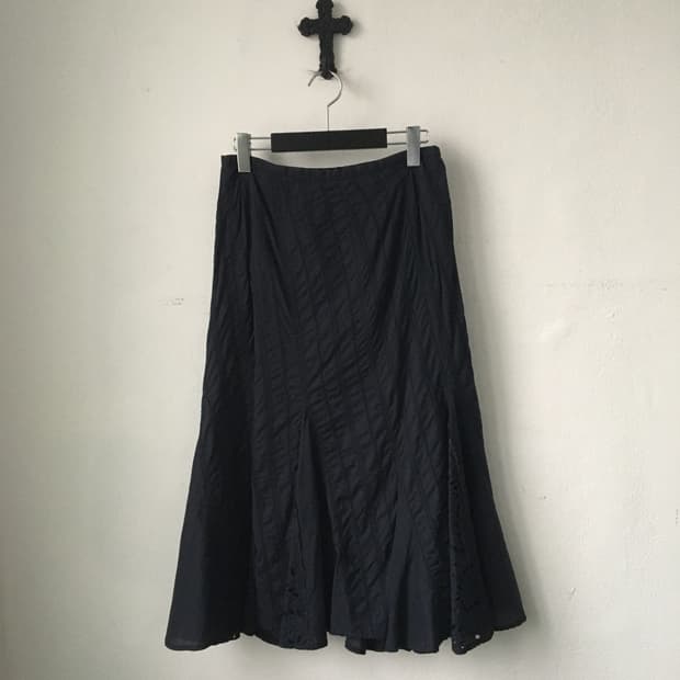 Line detail skirt